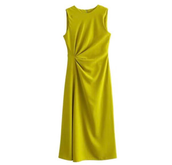 Elegant Yellow Dress with a Modern Design for a Distinctive Look
