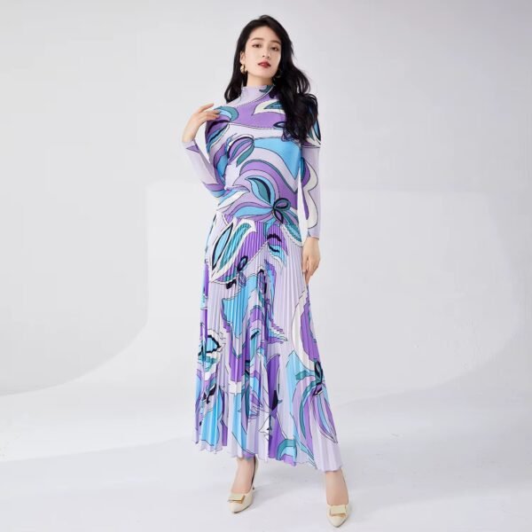 Elegant Long Skirt with a Stylish Abstract Design